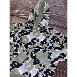 Adidas Girls  SZ L Loose Fit Crop Camo Camouflage Pink Green Camo Youth Hoodie